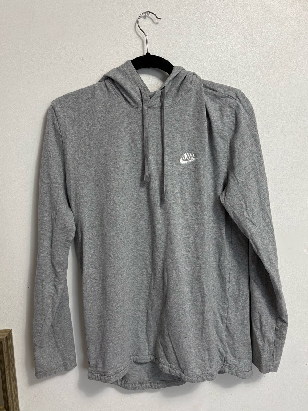 Nike Men’s Gray Hooded Long Sleeve Shirt